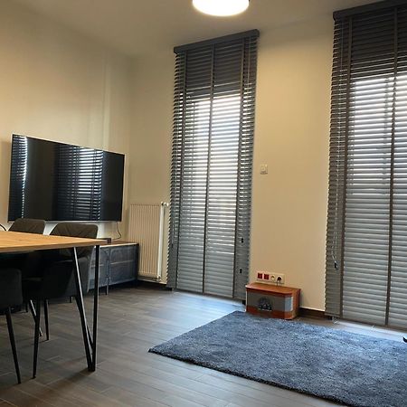 Apartamenty Wola Tower Warsaw Exterior photo