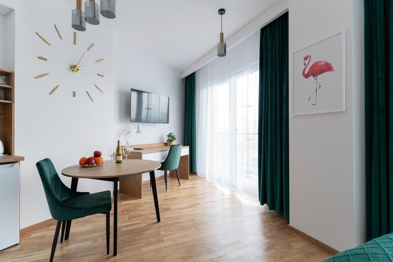 Apartamenty Wola Tower Warsaw Exterior photo