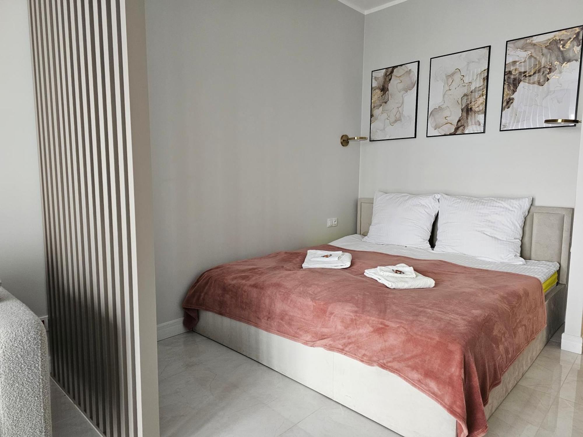Apartamenty Wola Tower Warsaw Exterior photo