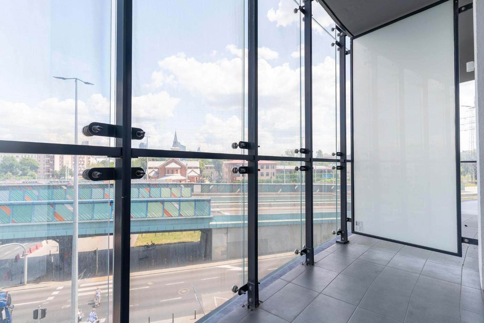 Apartamenty Wola Tower Warsaw Exterior photo