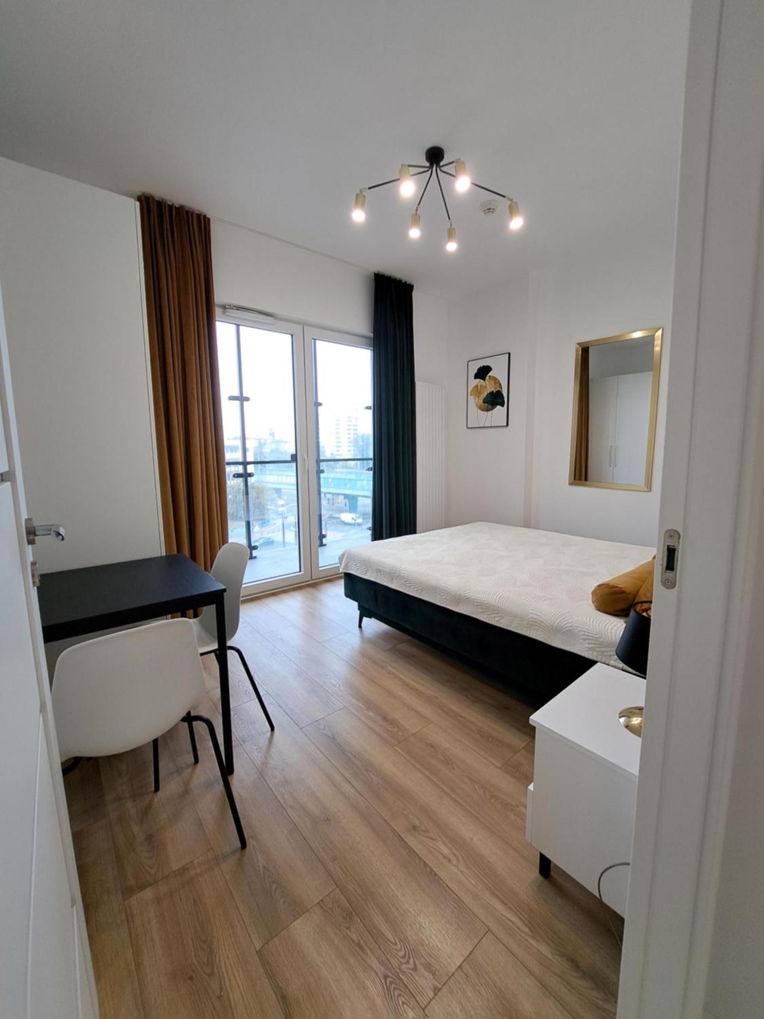 Apartamenty Wola Tower Warsaw Exterior photo